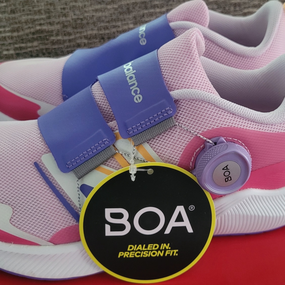 New In Box New Balance Kids Shoes 4Y